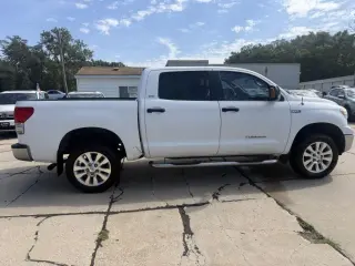 Toyota Tundra SR5 CrewMax 5.7L 4WD 2008