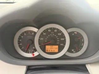Toyota RAV4 Base I4 4WD 2011