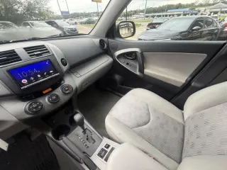Toyota RAV4 Base I4 4WD 2011