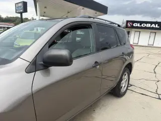 Toyota RAV4 Base I4 4WD 2011