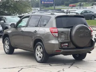 Toyota RAV4 Base I4 4WD 2011