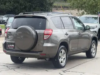 Toyota RAV4 Base I4 4WD 2011