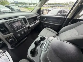 RAM 1500 Classic Tradesman Quad Cab 4WD 2021