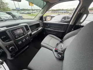 RAM 1500 Classic Tradesman Quad Cab 4WD 2021