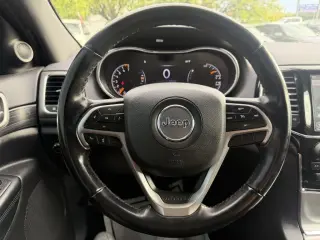 Jeep Grand Cherokee Laredo 4WD 2020