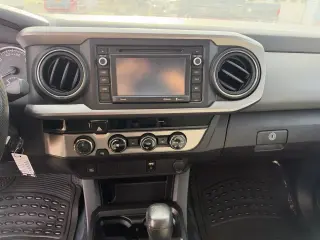 2017 Toyota Tacoma TRD Off Road Access Cab 6' Bed V6 4x4