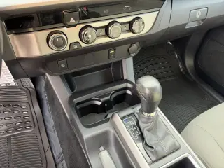 2017 Toyota Tacoma TRD Off Road Access Cab 6' Bed V6 4x4