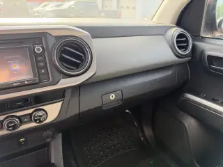 2017 Toyota Tacoma TRD Off Road Access Cab 6' Bed V6 4x4