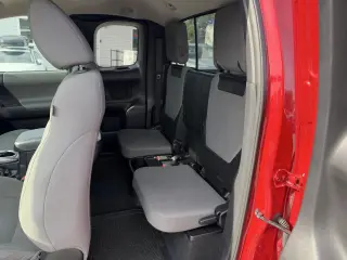 2017 Toyota Tacoma TRD Off Road Access Cab 6' Bed V6 4x4