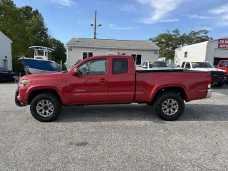 2017 Toyota Tacoma TRD Off Road Access Cab 6' Bed V6 4x4