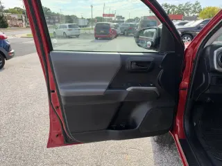 2017 Toyota Tacoma TRD Off Road Access Cab 6' Bed V6 4x4