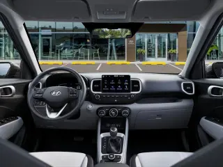 Hyundai VENUE 2026 SEL 4dr Crossover con Techo de Dos Tonos