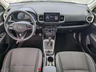 Hyundai VENUE 2024 Limited 4dr Crossover