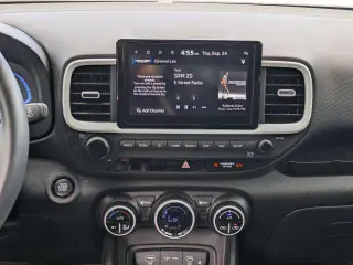 Hyundai VENUE 2024 Limited 4dr Crossover