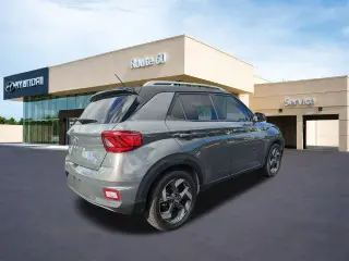 Hyundai VENUE 2024 Limited 4dr Crossover