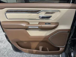 2019 RAM 1500 Laramie 4x4 Crew Cab 6'4" Box