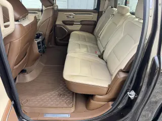 2019 RAM 1500 Laramie 4x4 Crew Cab 6'4" Box