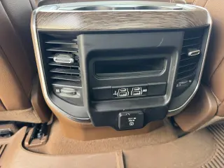 2019 RAM 1500 Laramie 4x4 Crew Cab 6'4" Box