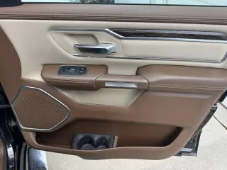 2019 RAM 1500 Laramie 4x4 Crew Cab 6'4" Box