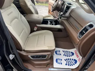 2019 RAM 1500 Laramie 4x4 Crew Cab 6'4" Box
