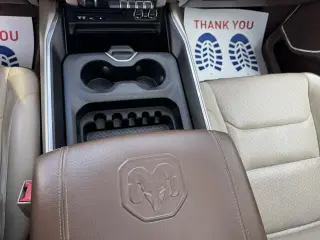 2019 RAM 1500 Laramie 4x4 Crew Cab 6'4" Box