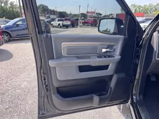 2018 RAM 1500 Big Horn 4x4 Crew Cab 5'7" Box