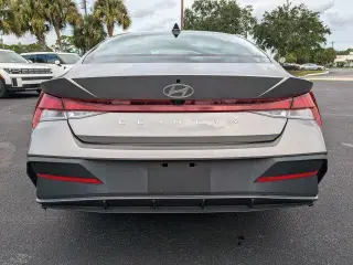 Hyundai ELANTRA 2024 SEL 4dr Sedán