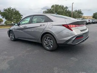 Hyundai ELANTRA 2024 SEL 4dr Sedán