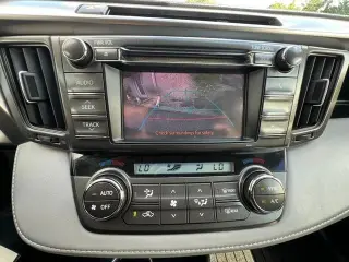 2013 Toyota RAV4 AWD 4dr XLE (Natl)