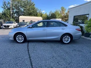 2017 Toyota Camry XLE Auto (Natl)
