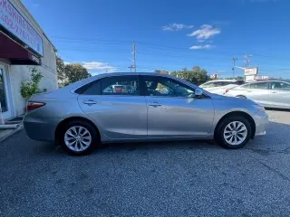 2017 Toyota Camry XLE Auto (Natl)