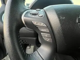 2017 Nissan Pathfinder 4x4 SL