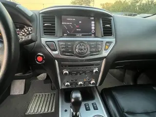 2017 Nissan Pathfinder 4x4 SL