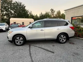 2017 Nissan Pathfinder 4x4 SL