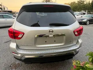 2017 Nissan Pathfinder 4x4 SL