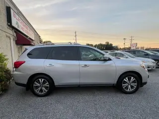 2017 Nissan Pathfinder 4x4 SL