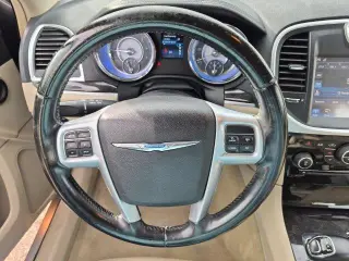 Chrysler 300 2013 tracción total en las cuatro ruedas Base 4dr Sedán