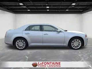Chrysler 300 2013 tracción total en las cuatro ruedas Base 4dr Sedán