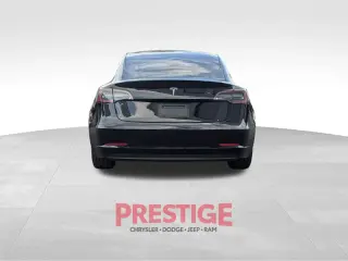 Tesla Model 3 2021 Rango Estándar Plus 4p Sedan
