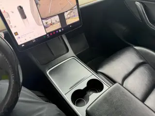 2022 Tesla Model Y Performance AWD