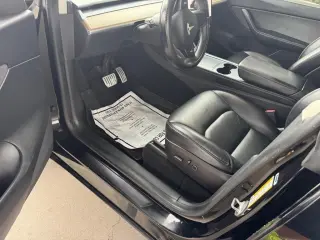 2022 Tesla Model Y Performance AWD