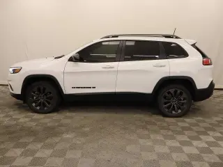 Jeep Cherokee 2021 4x4 Latitude Lux 4dr SUV