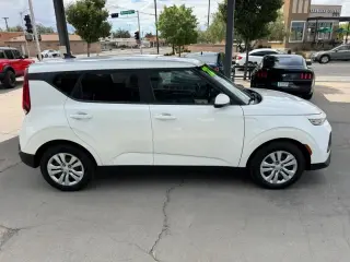 2022 Kia Soul LX IVT