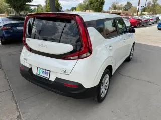 2022 Kia Soul LX IVT