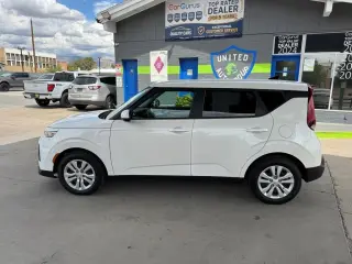 2022 Kia Soul LX IVT