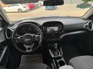 2022 Kia Soul LX IVT