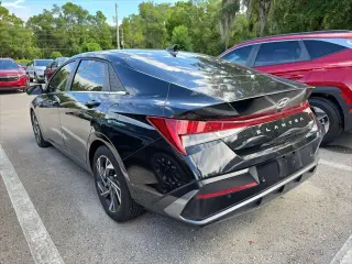 Hyundai ELANTRA 2024 Limited 4dr Sedán