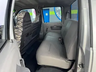 2001 Ford Super Duty F-350 SRW Crew Cab 156" XL 4WD