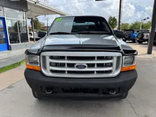 2001 Ford Super Duty F-350 SRW Crew Cab 156" XL 4WD