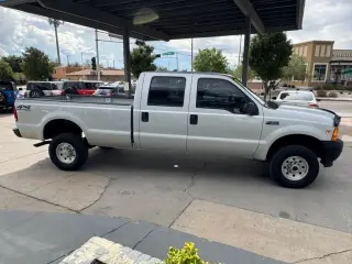 2001 Ford Super Duty F-350 SRW Crew Cab 156" XL 4WD